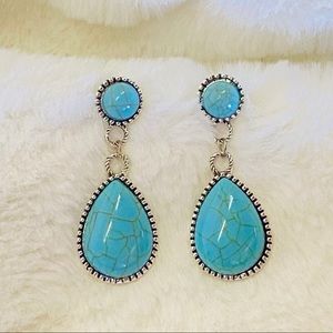 NWOT 🛍 Bundle for DISCOUNTS off Merch or Shipping